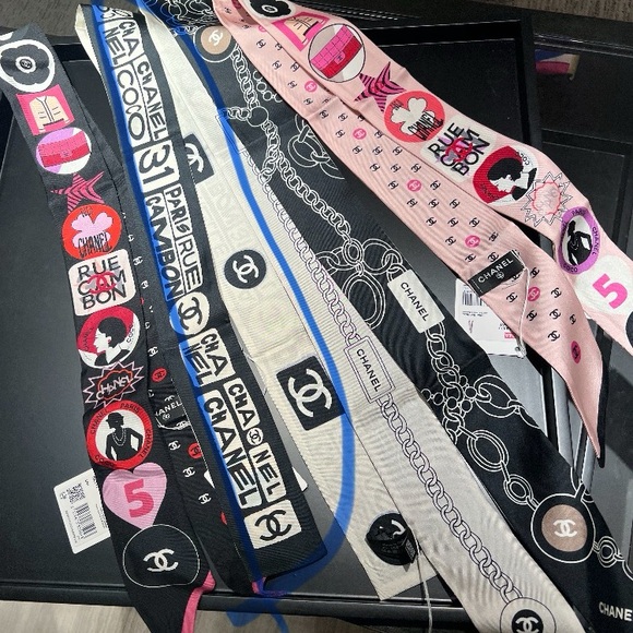 ⛳️⛳️ CHANEL Black and Ivory  Silk Bandeau Scarf - Picture 5 of 5